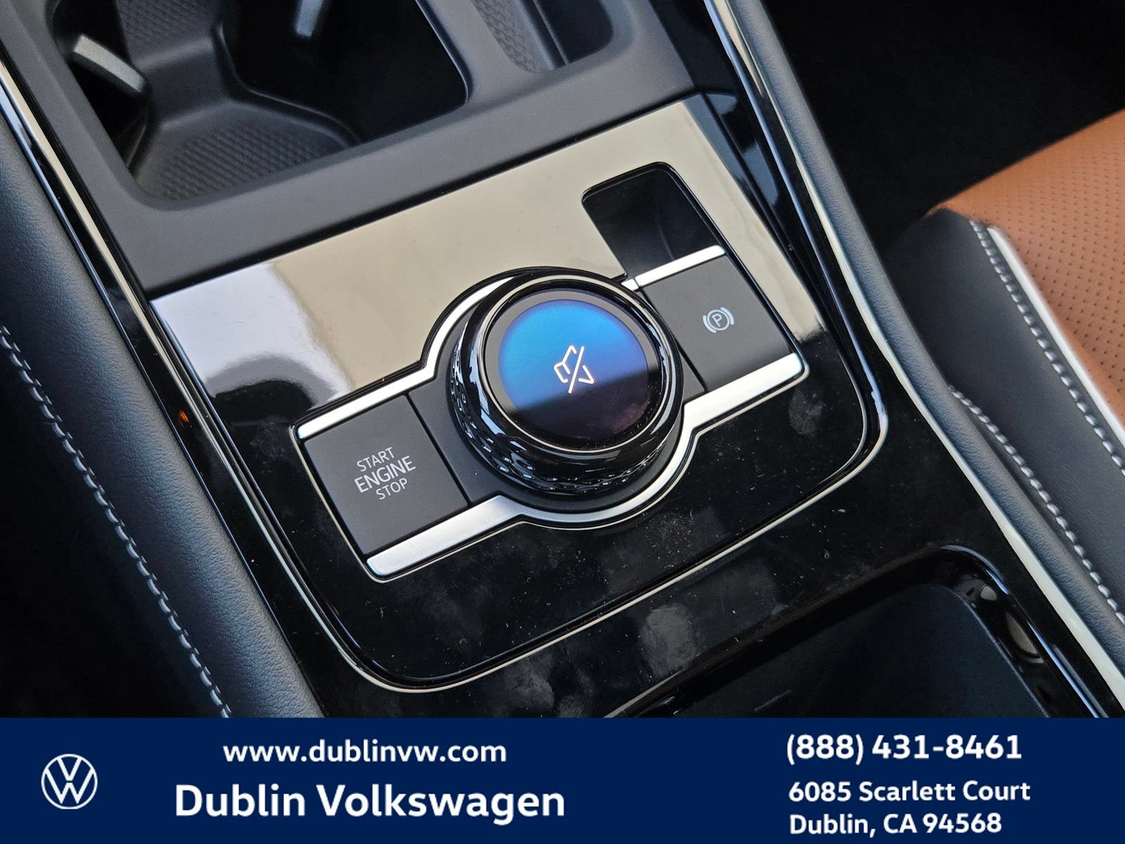 New 2026 Volkswagen Tiguan SEL R-Line AWD/4WD image 15