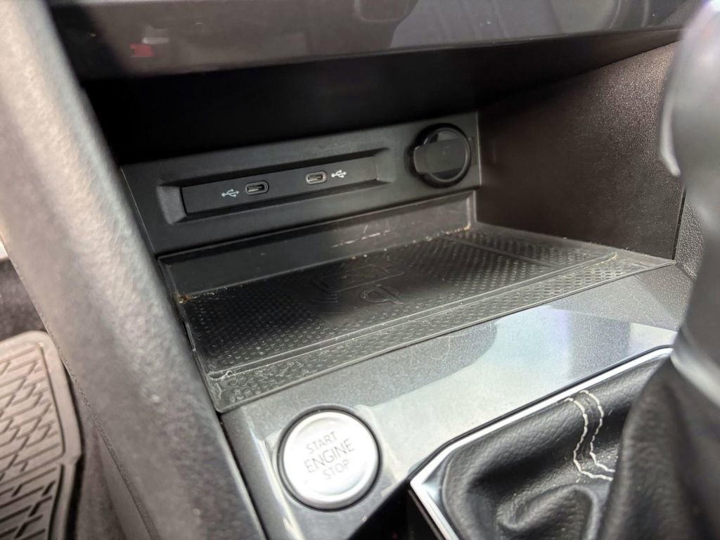 Used 2023 Volkswagen Tiguan SE R-Line image 22