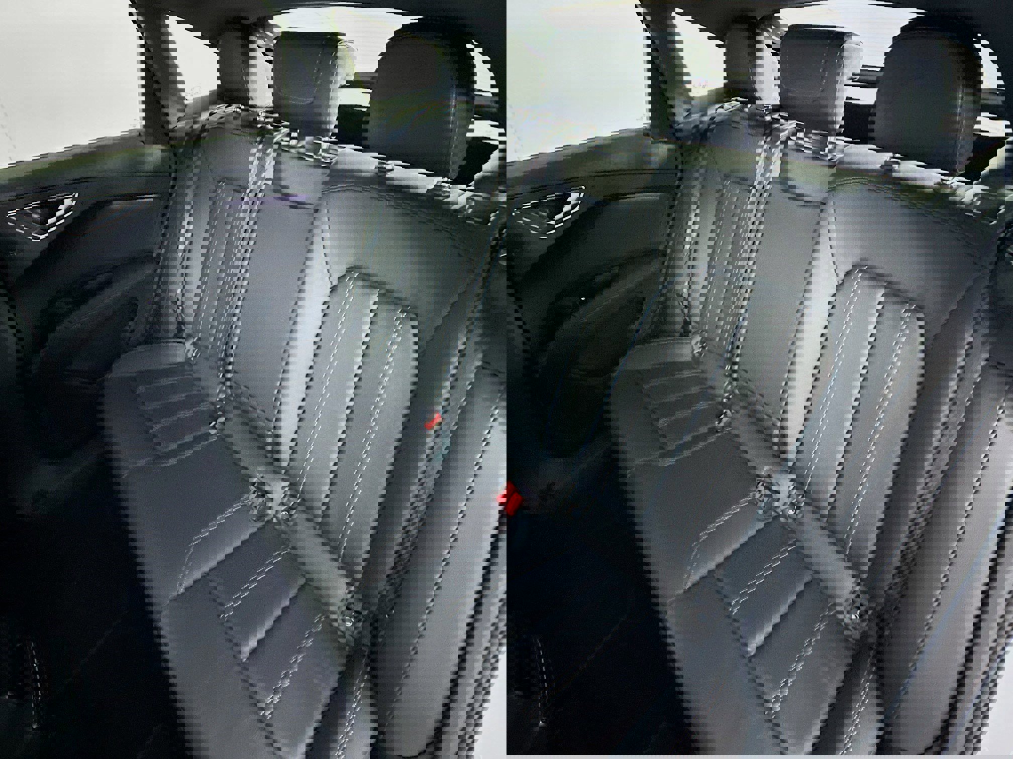 Used 2024 Audi Q4 e-tron Prestige image 23