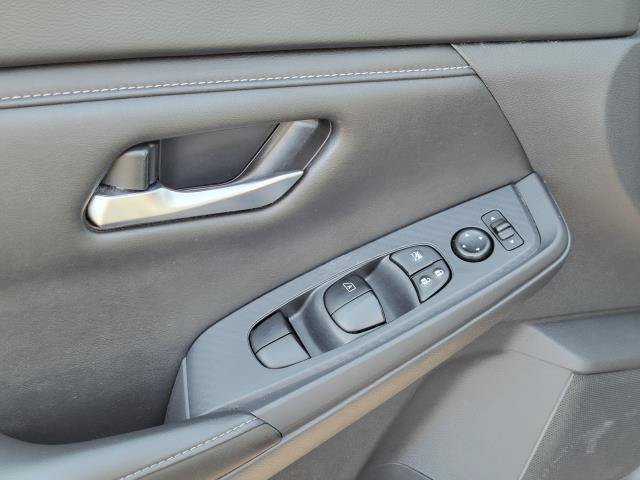 Used 2024 Nissan Sentra SV FWD image 7
