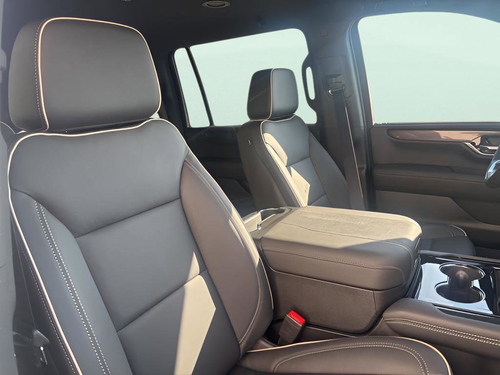 New 2026 GMC Yukon XL Elevation image 10