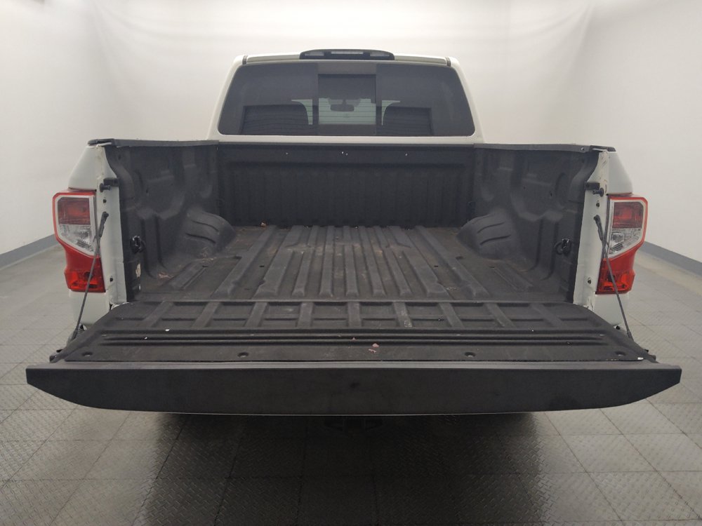 Used 2019 Nissan Titan S AWD/4WD image 29