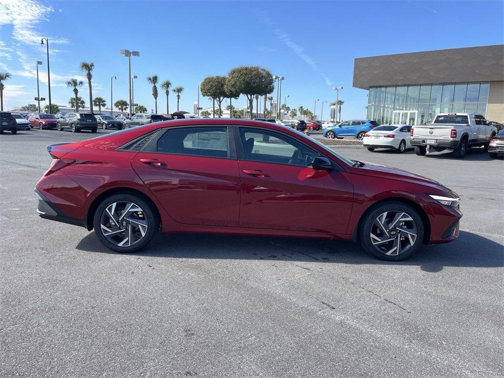 New 2025 Hyundai Elantra Sport image 9