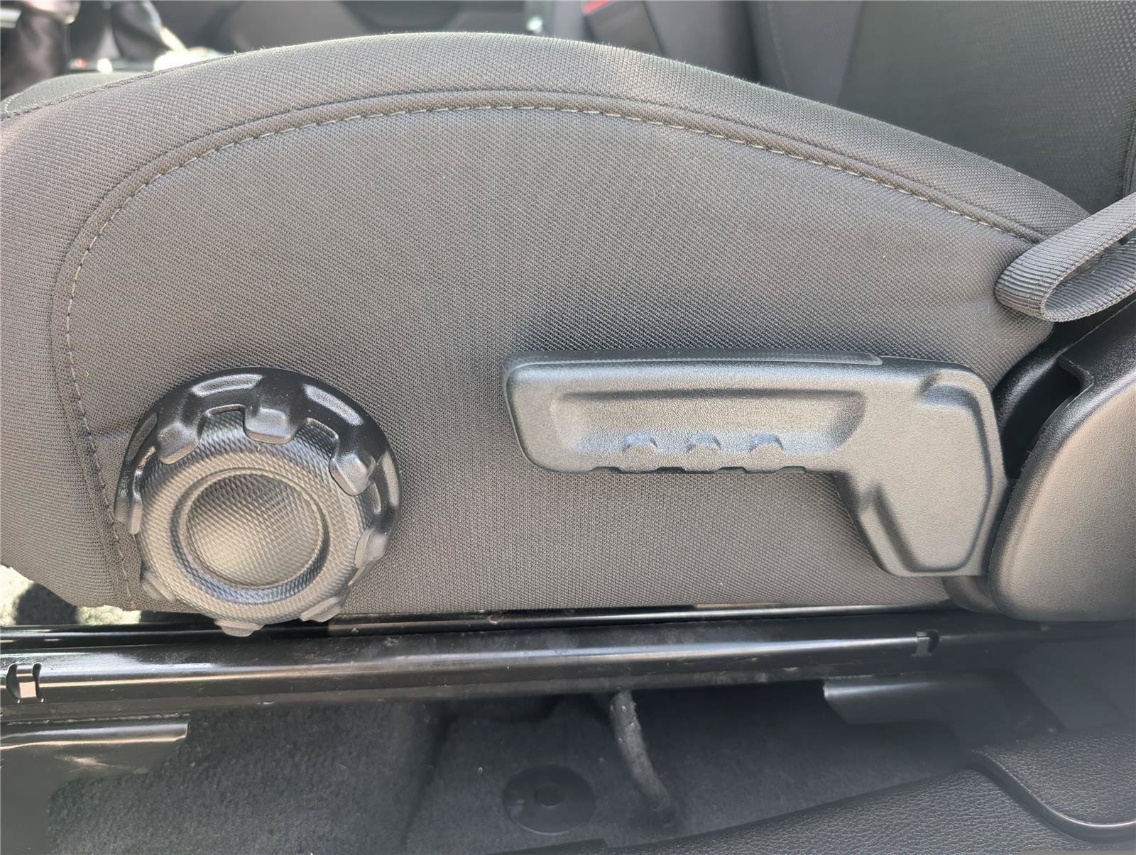 Used 2023 Jeep Gladiator Sport AWD/4WD image 17