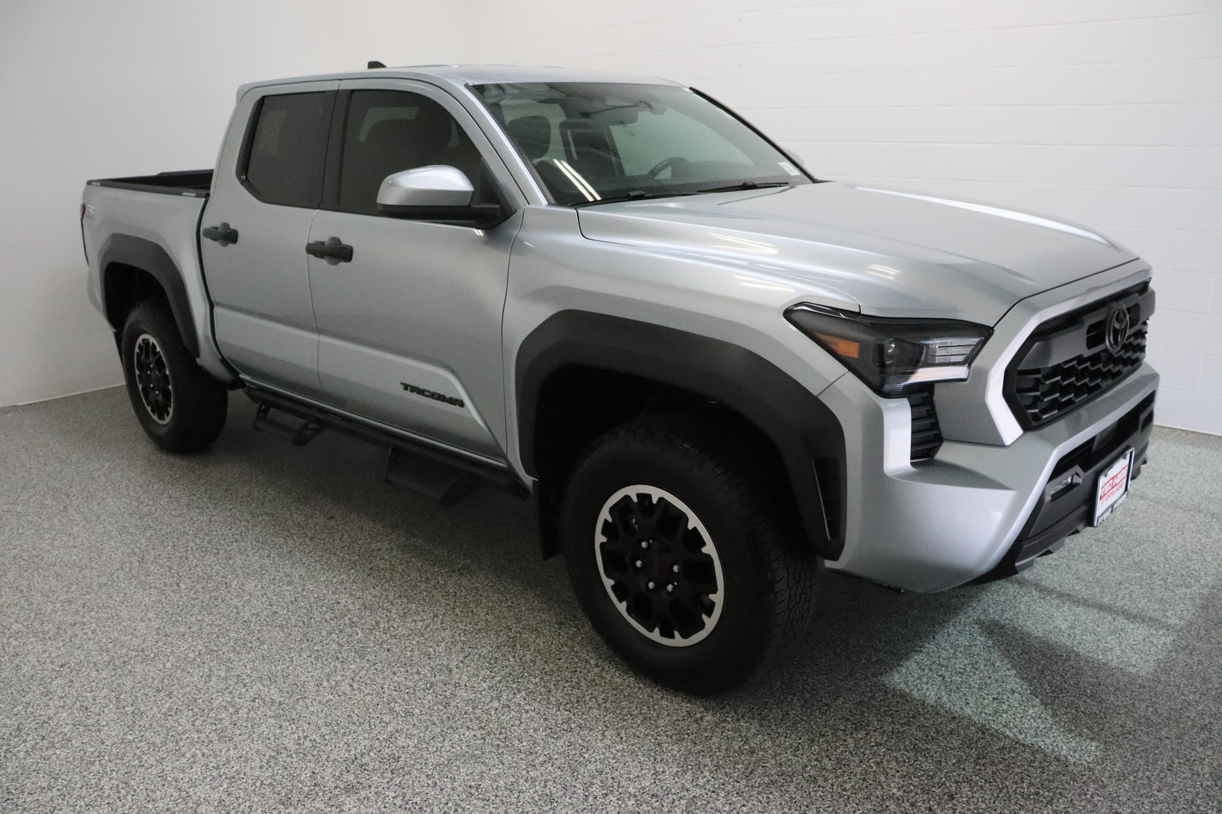 Used 2024 Toyota Tacoma TRD Off-Road AWD/4WD image 4