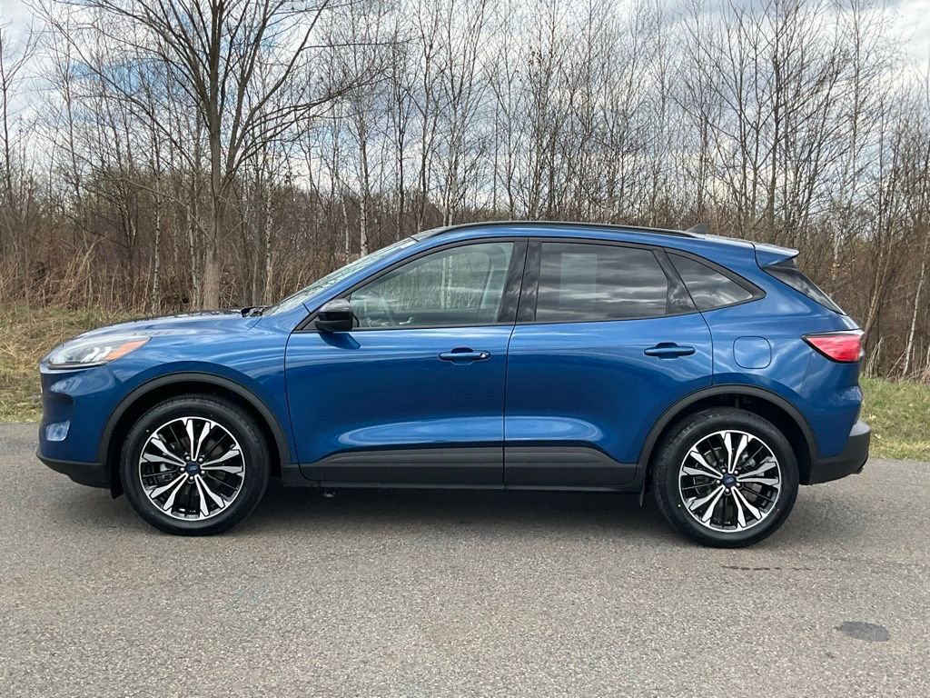 Certified 2022 Ford Escape SEL w/ SEL Stealth AWD Package image 29