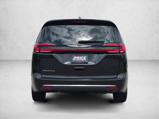 Used 2022 Chrysler Pacifica Touring-L FWD image 7