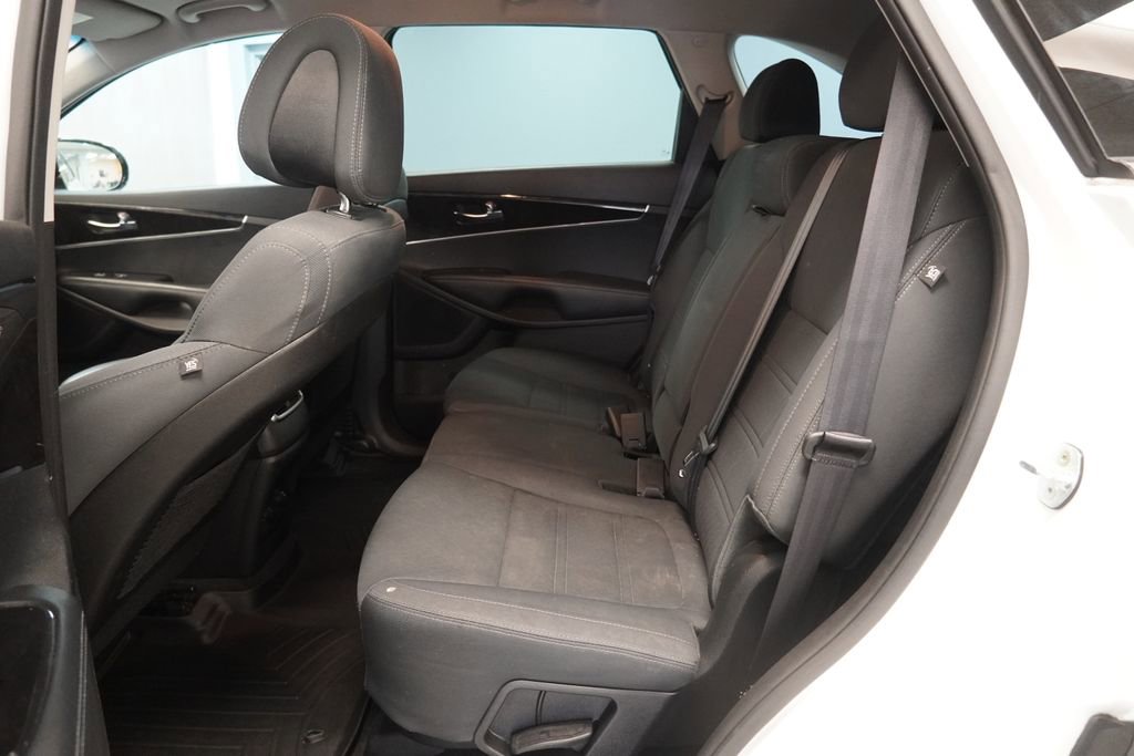 Used 2016 Kia Sorento LX w/ LX Convenience Package image 23