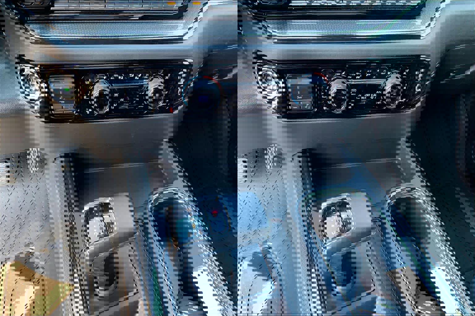 Certified 2024 Chevrolet Silverado 1500 ZR2 w/ Technology Package image 30