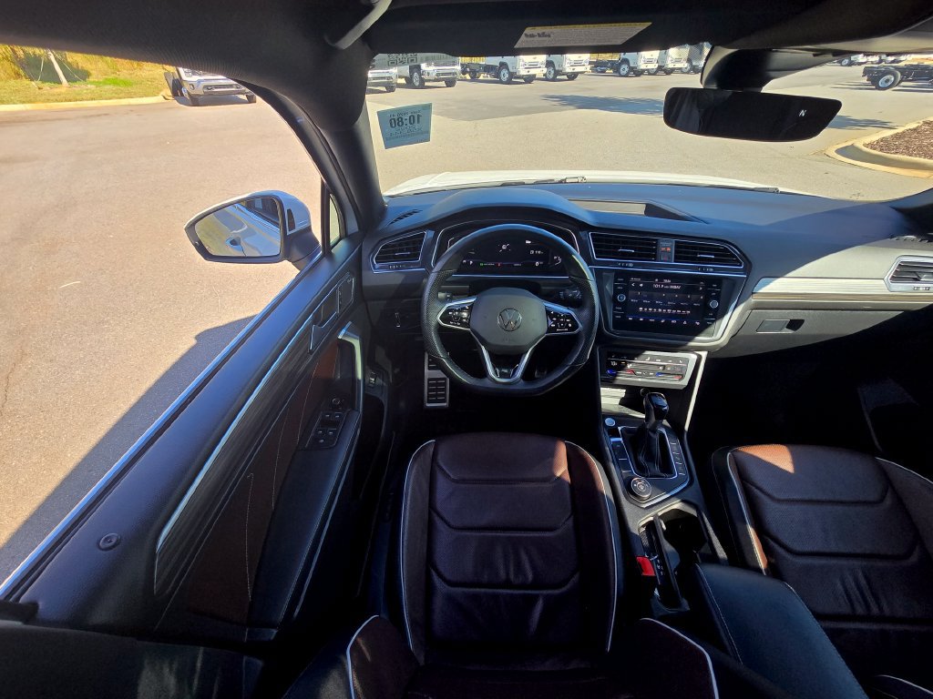 Used 2022 Volkswagen Tiguan SEL R-Line AWD/4WD image 14