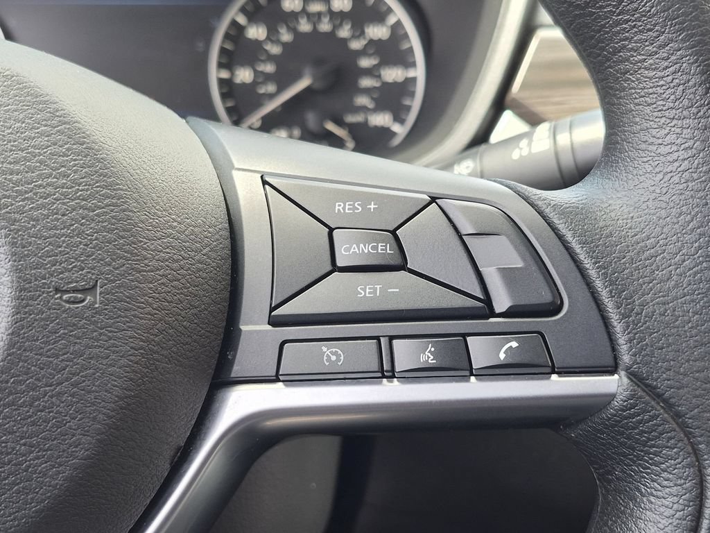 Used 2025 Nissan Altima 2.5 SV FWD image 15
