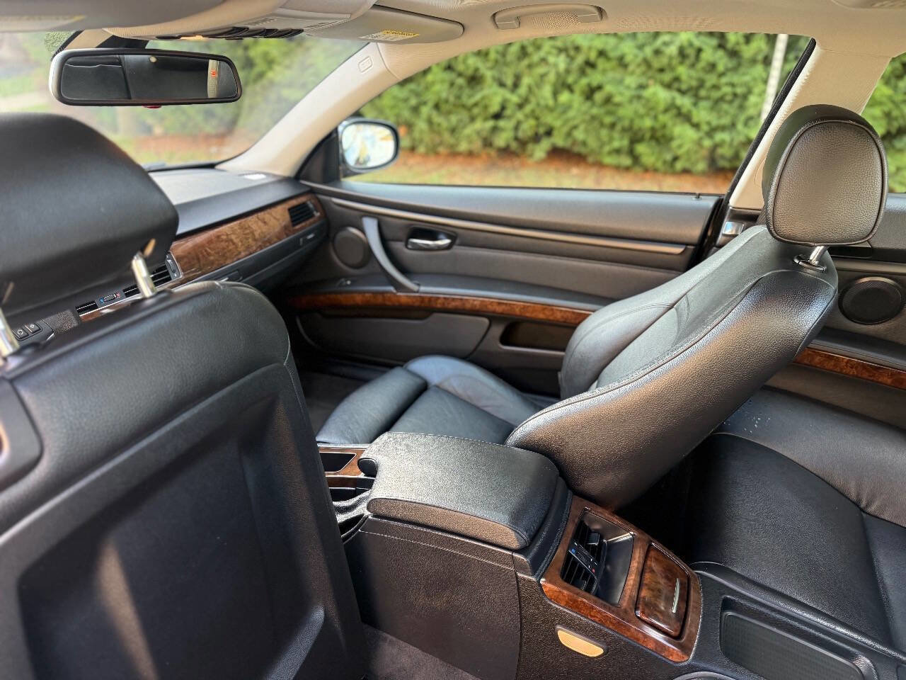 Used 2010 BMW 335i xDrive Coupe image 40