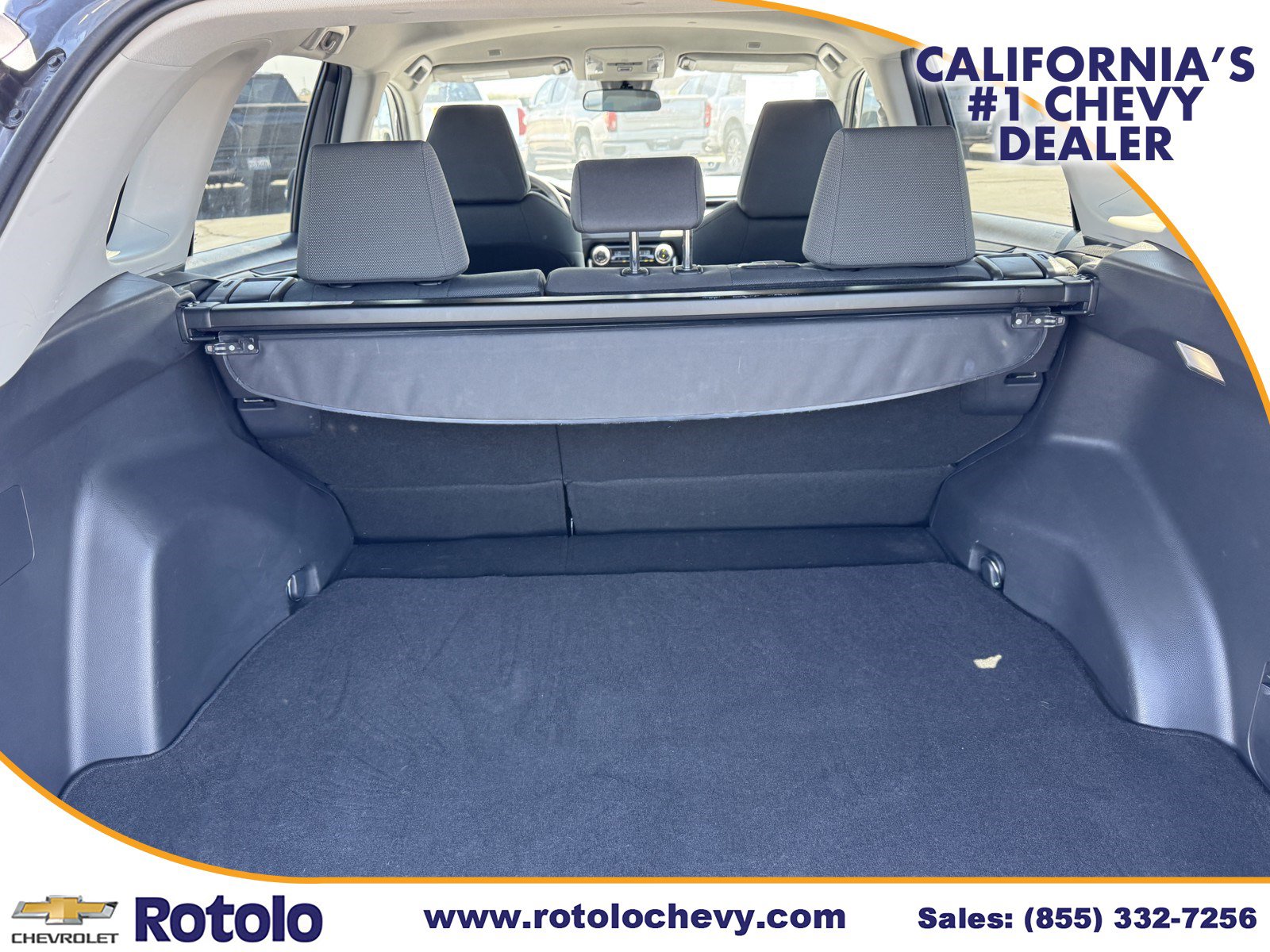Used 2024 Toyota RAV4 XLE FWD image 12