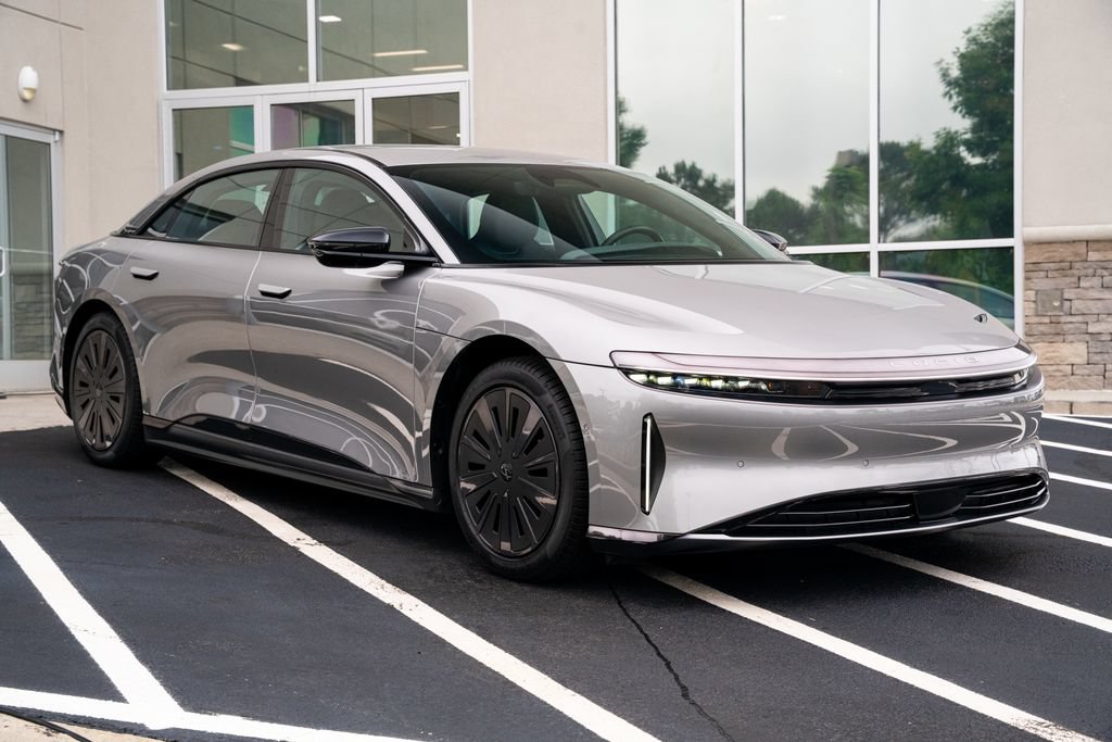Used 2024 Lucid Air Pure RWD image 7