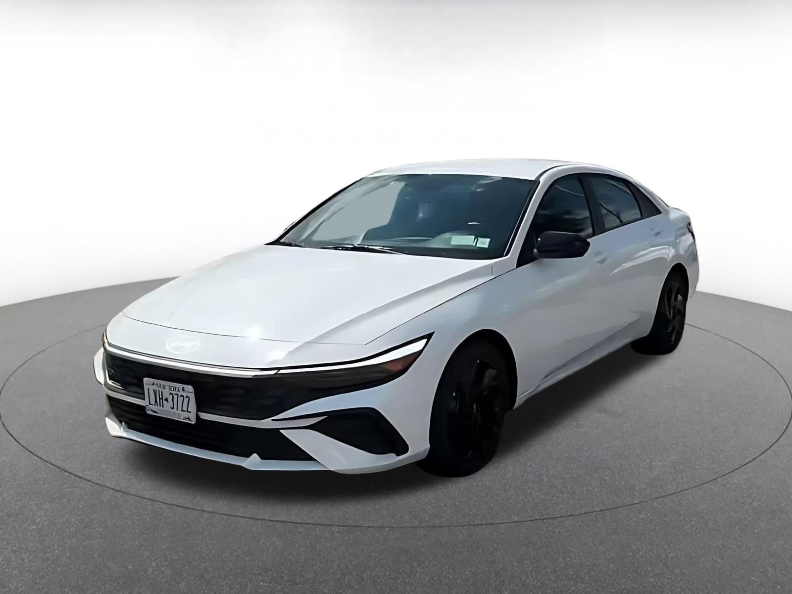 Used 2026 Hyundai Elantra Sport FWD image 9