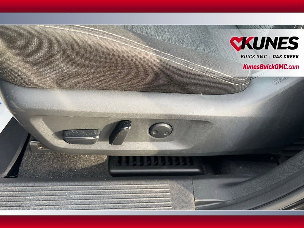 Used 2022 Nissan Rogue SV image 11