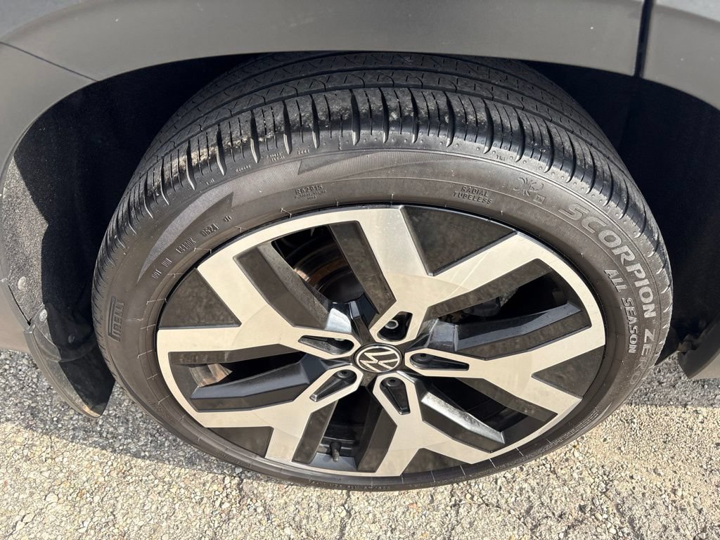 Used 2023 Volkswagen Taos SEL AWD/4WD image 6
