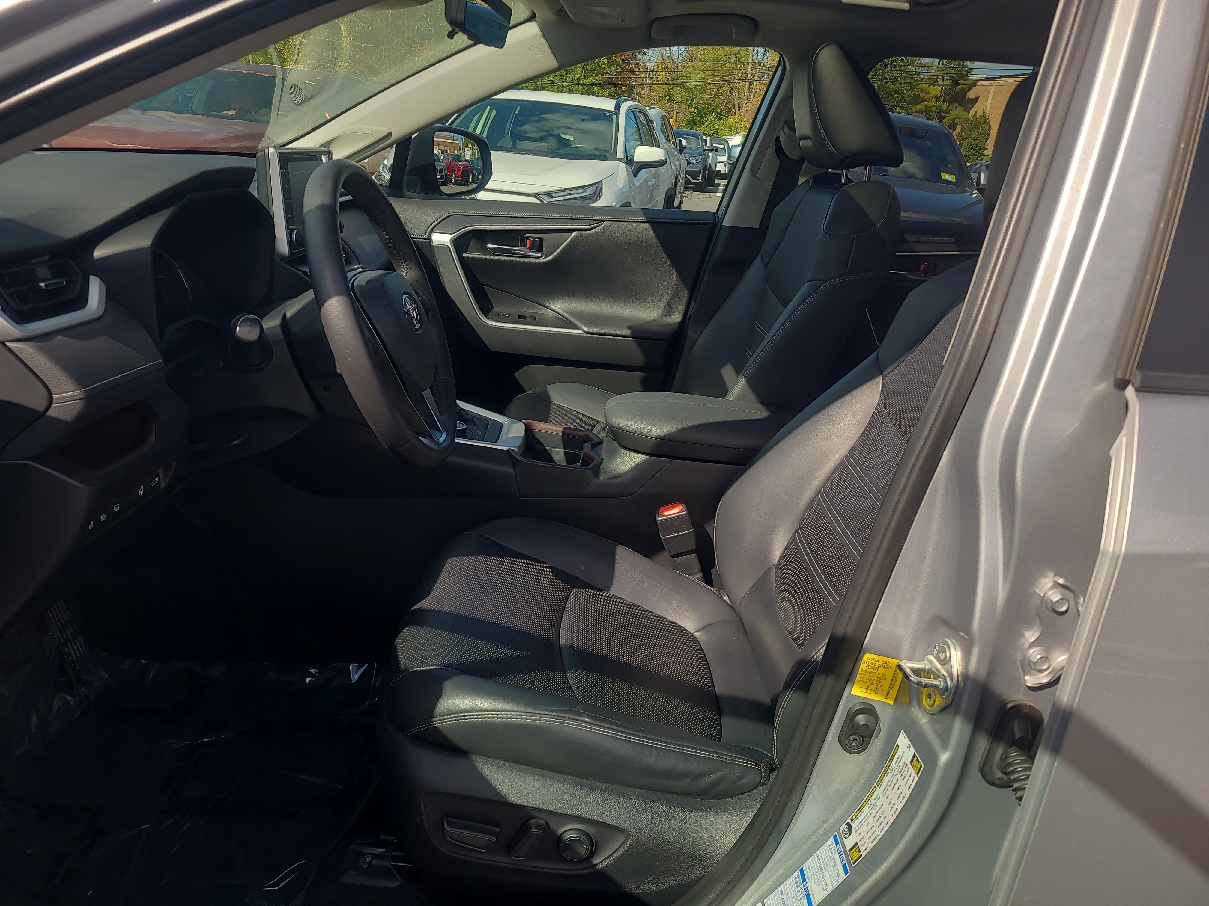 Used 2020 Toyota RAV4 Limited w/ Limited Grade Weather Package AWD/4WD image 16