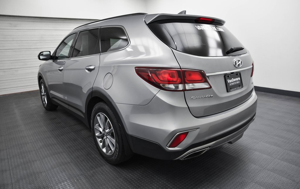 Used 2017 Hyundai Santa Fe SE image 3