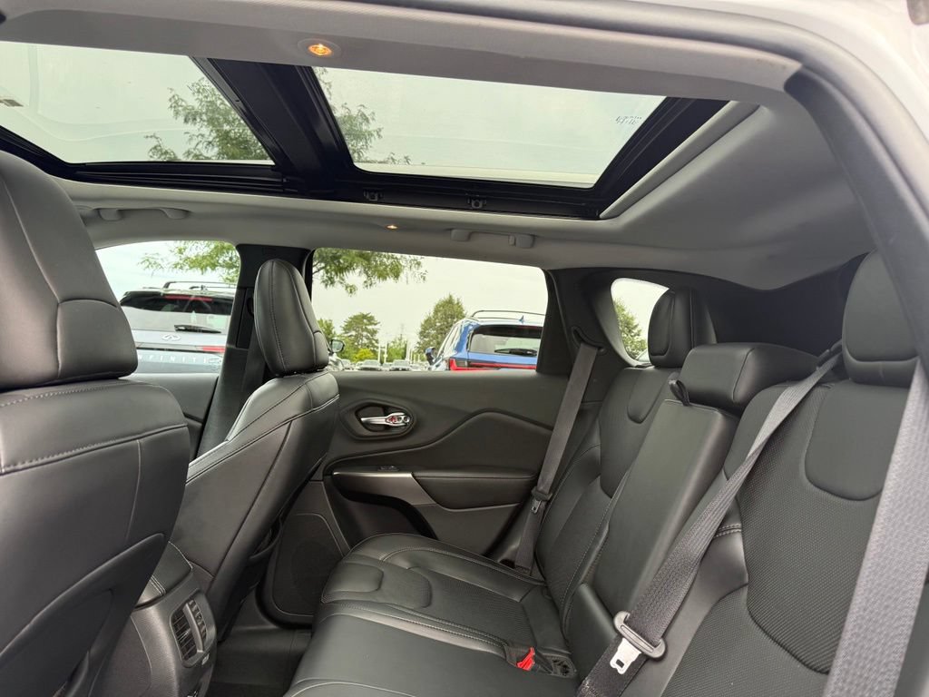 Used 2020 Jeep Cherokee Limited AWD/4WD image 16