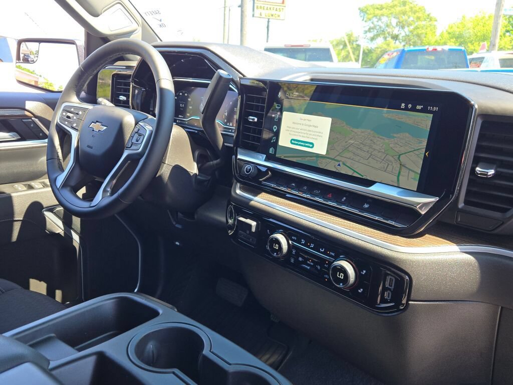 Certified 2025 Chevrolet Silverado 1500 LT AWD/4WD image 16