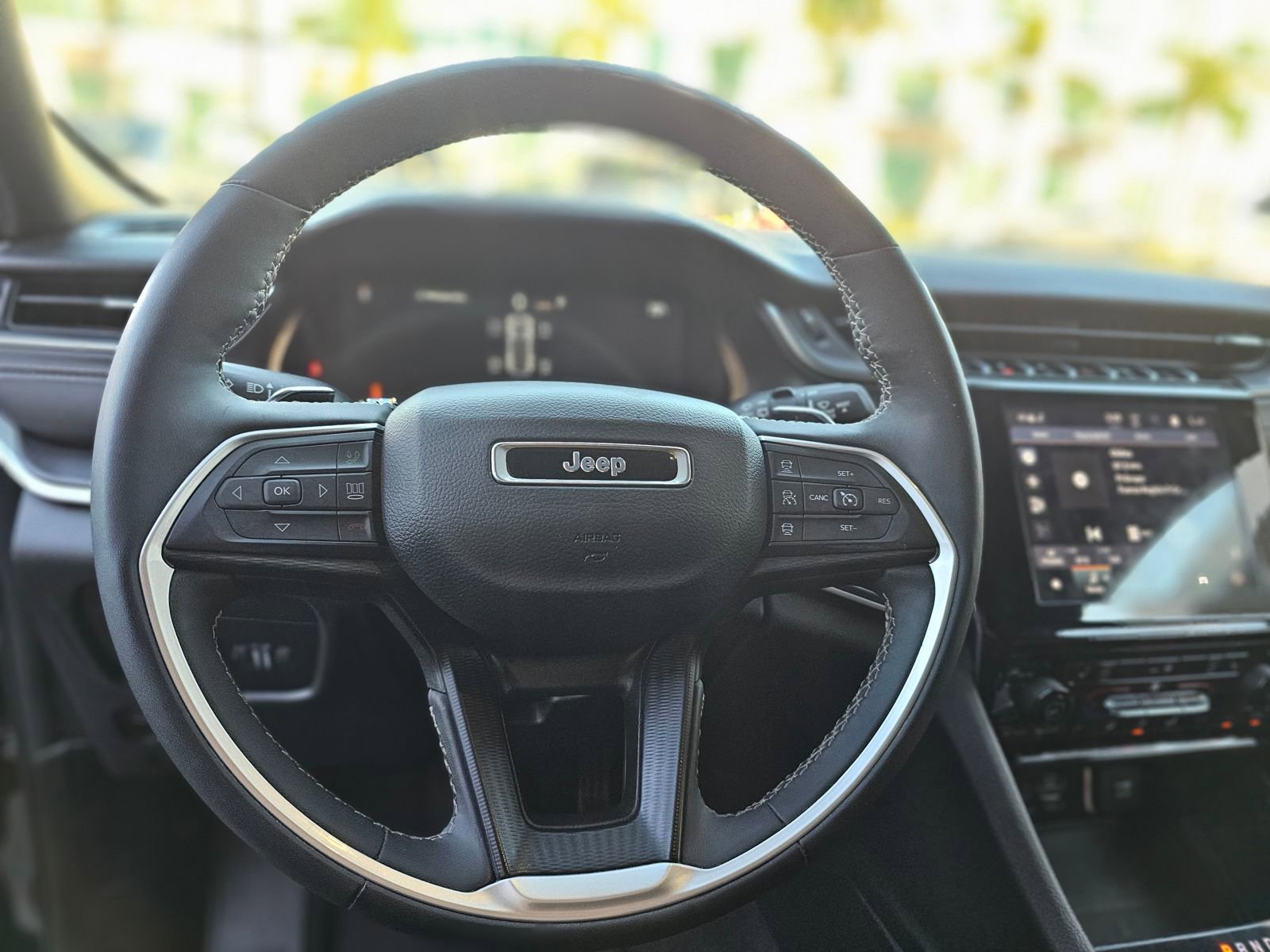 Used 2023 Jeep Grand Cherokee Altitude image 23