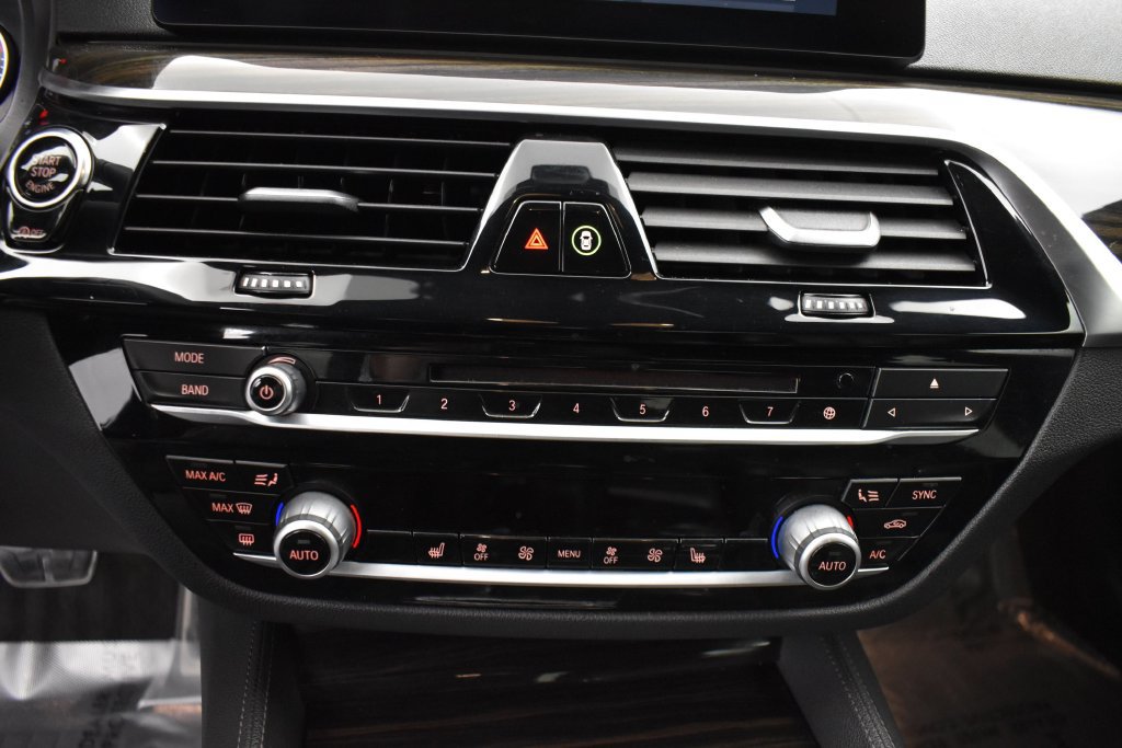 Used 2019 BMW 530i xDrive AWD/4WD image 9