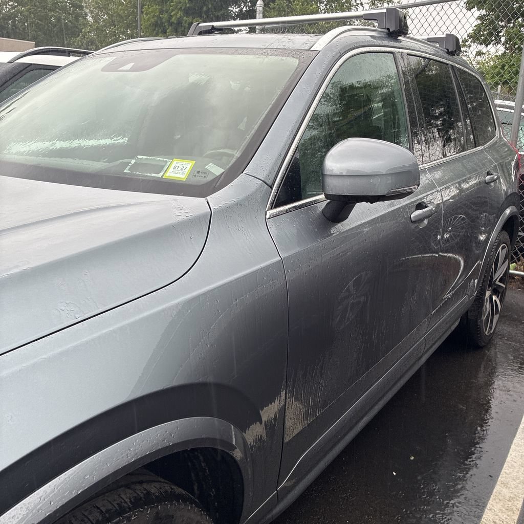 Used 2020 Volvo XC90 T6 Momentum w/ Protection Package Premier AWD/4WD image 3