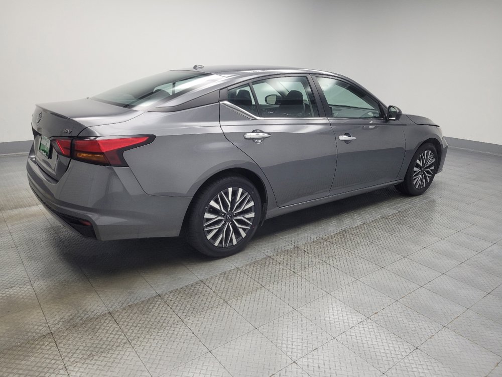 Used 2024 Nissan Altima 2.5 SV image 10