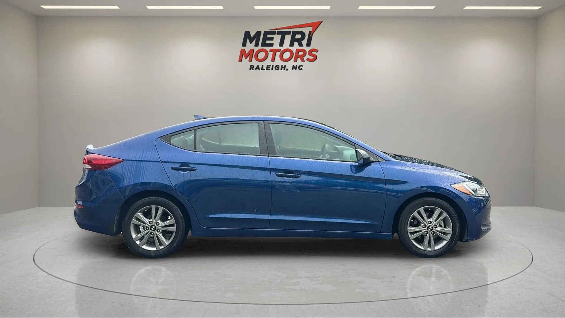 Used 2017 Hyundai Elantra SE image 2