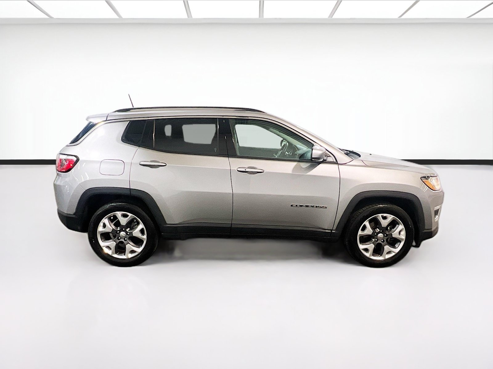 Used 2019 Jeep Compass Limited FWD image 23