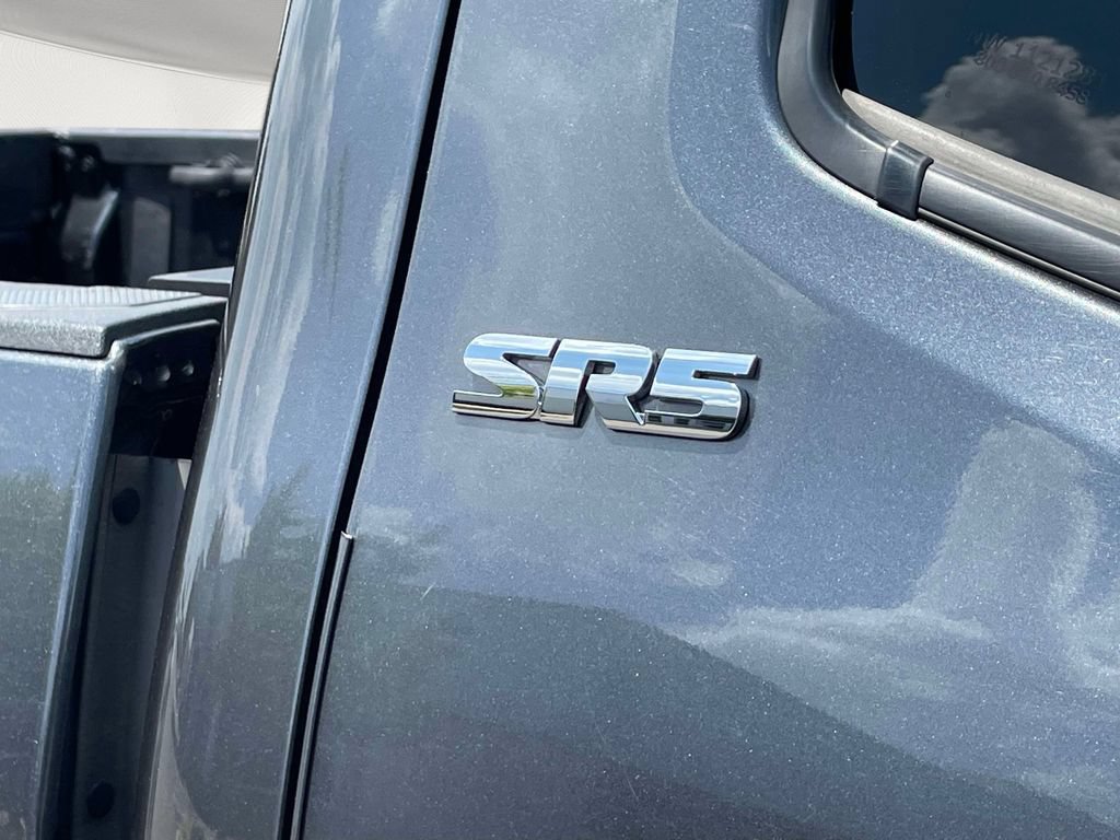 Used 2023 Toyota Tacoma SR5 AWD/4WD image 9