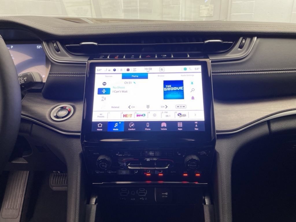 New 2025 Jeep Grand Cherokee Limited AWD/4WD image 10