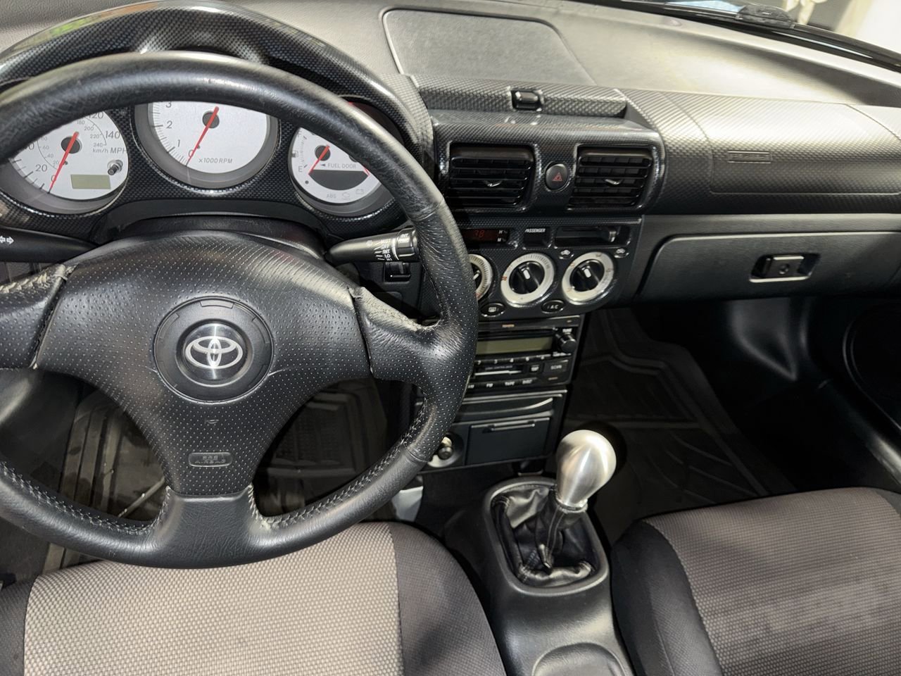 Used 2003 Toyota MR2 image 15