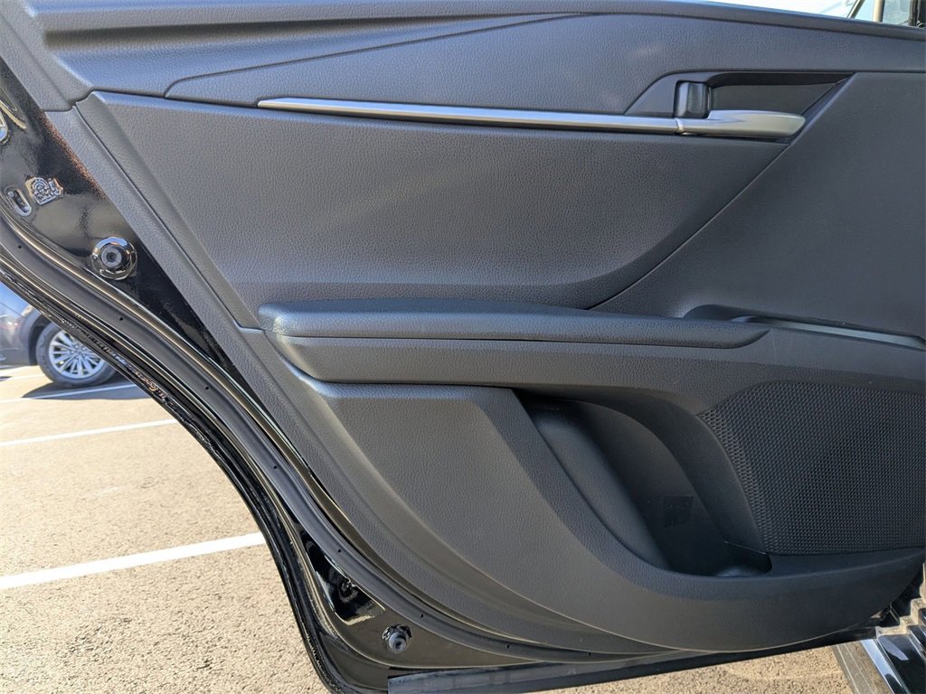 Used 2025 Toyota Camry SE image 27