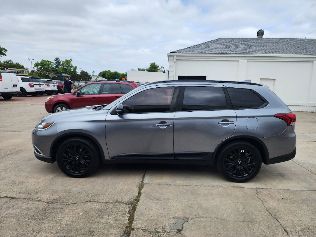 Used 2018 Mitsubishi Outlander SE FWD image 2