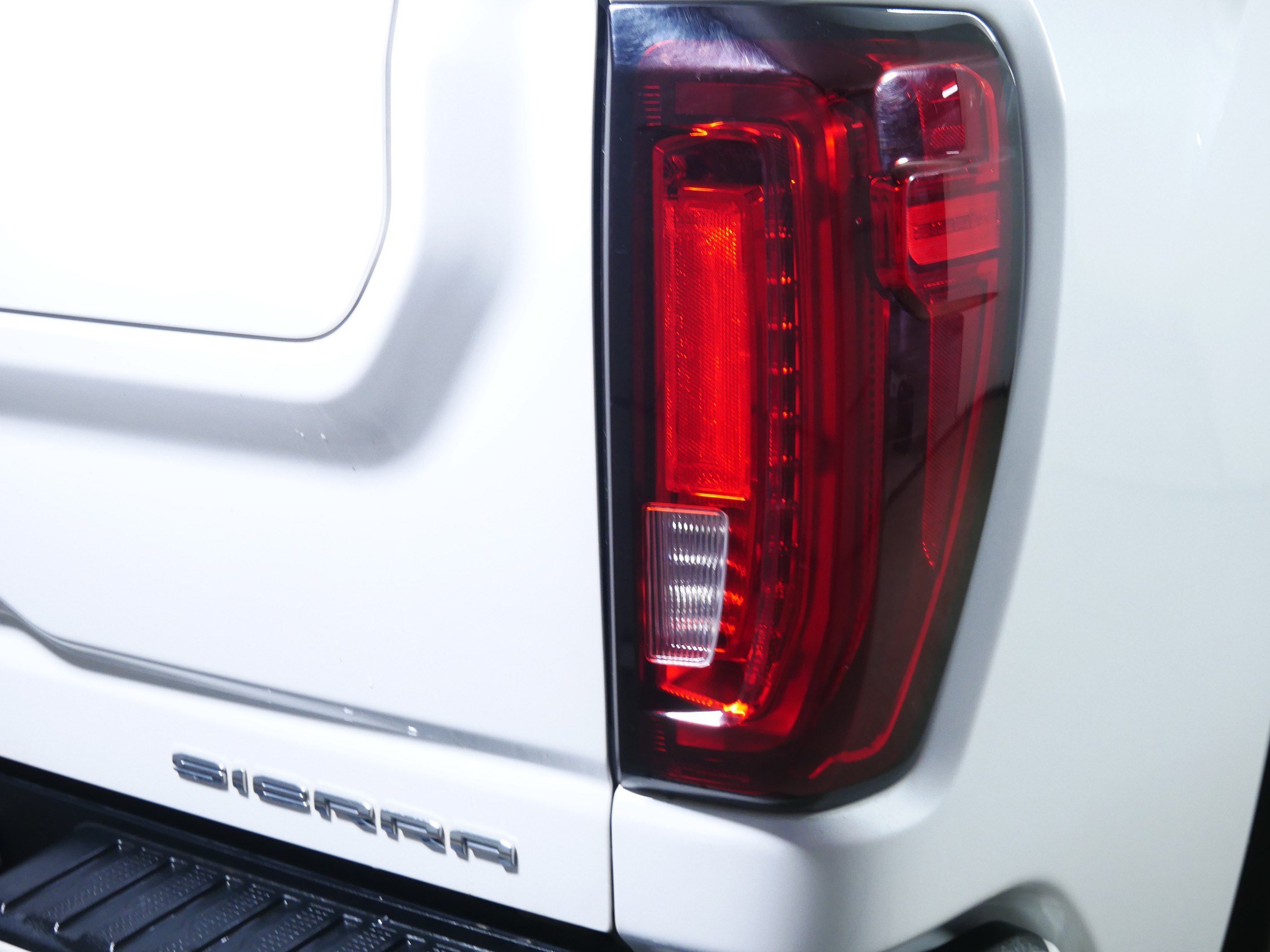 Used 2021 GMC Sierra 2500 Denali w/ Denali Ultimate Package AWD/4WD image 17