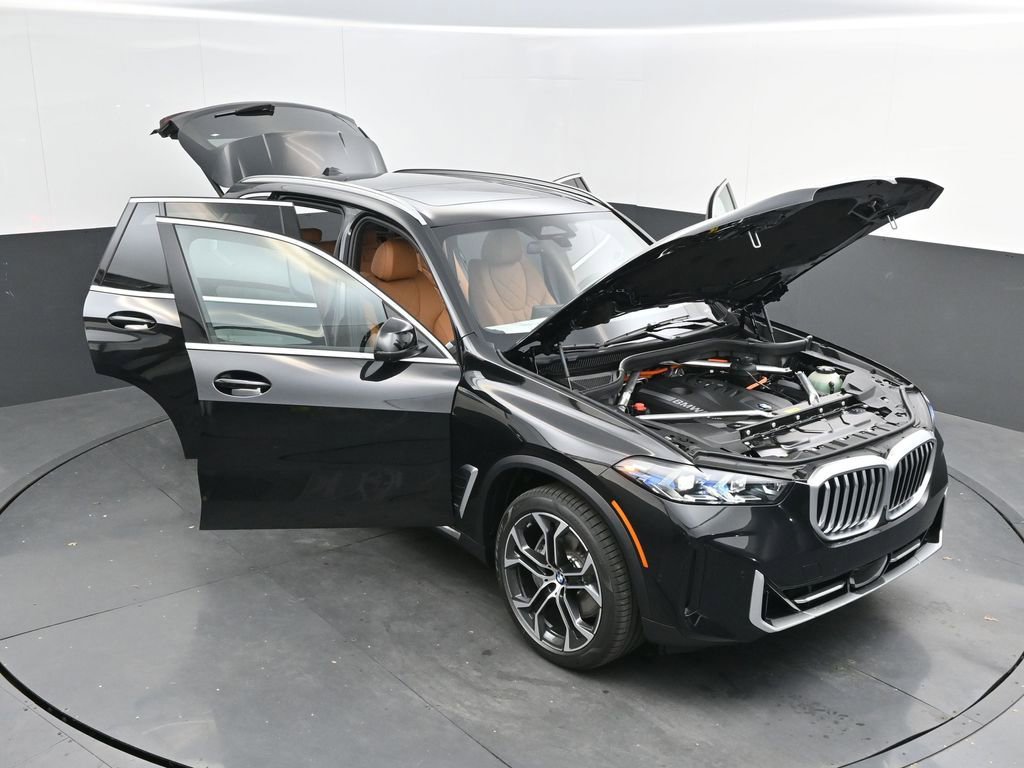New 2026 BMW X5 xDrive50e w/ Premium Package AWD/4WD image 55