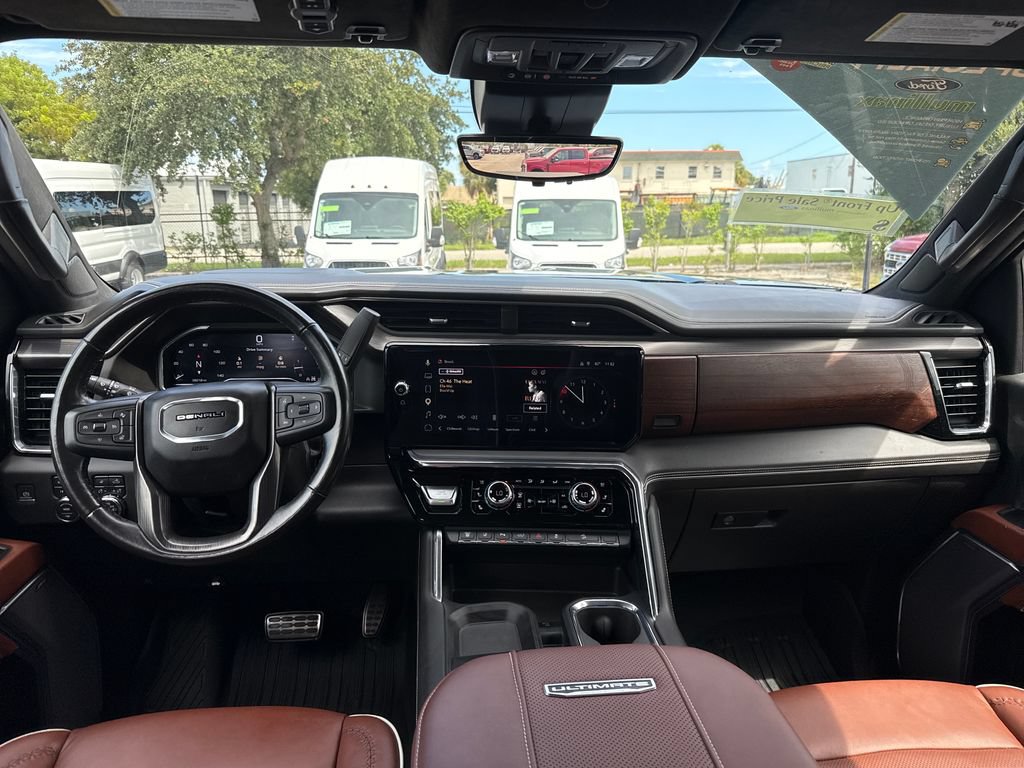 Used 2024 GMC Sierra 3500 Denali Ultimate AWD/4WD image 6