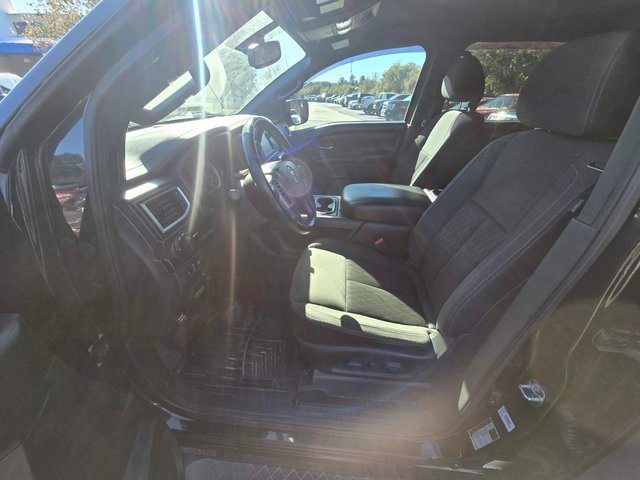 Used 2019 Nissan Titan SV w/ SV Convenience Package image 8