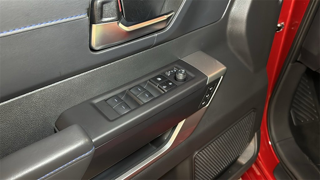 Used 2025 Toyota Sequoia Platinum image 28