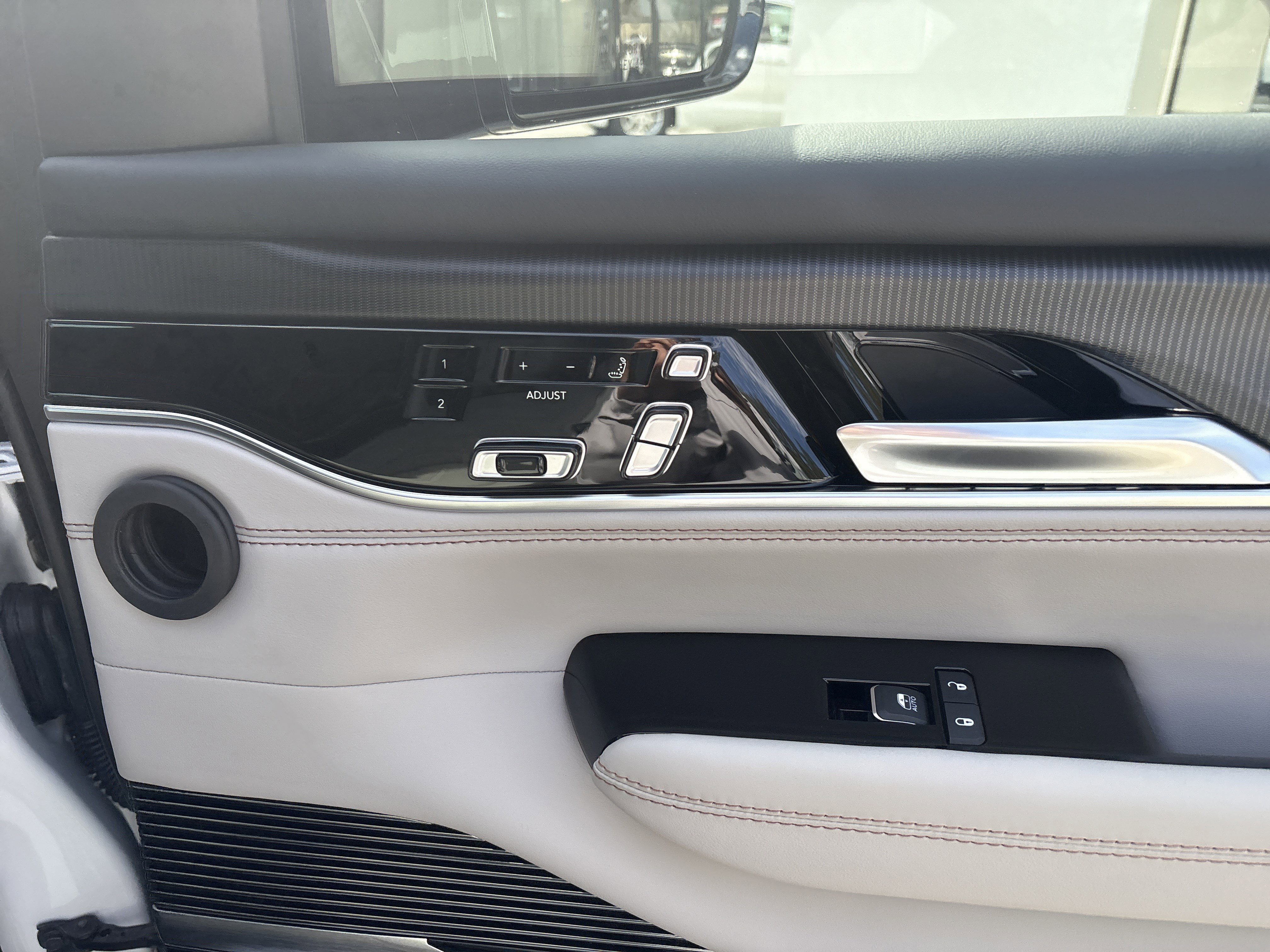 New 2026 Jeep Grand Wagoneer Summit image 16