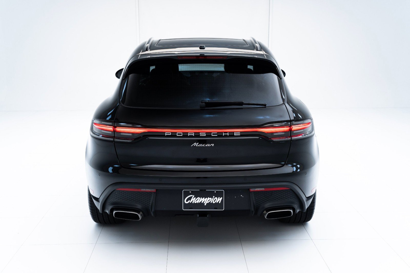 New 2025 Porsche Macan image 10