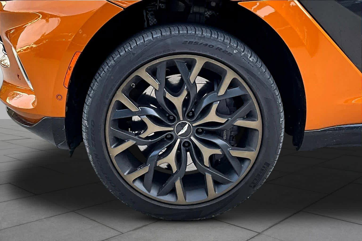Used 2021 Aston Martin DBX AWD/4WD image 11