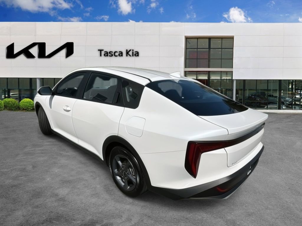 Used 2025 Kia K4 LXS image 2