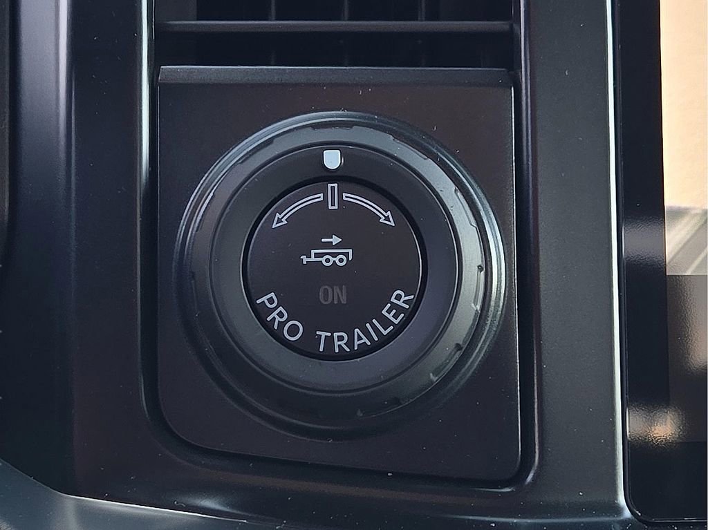 New 2026 Ford F250 4x4 Crew Cab Super Duty image 16