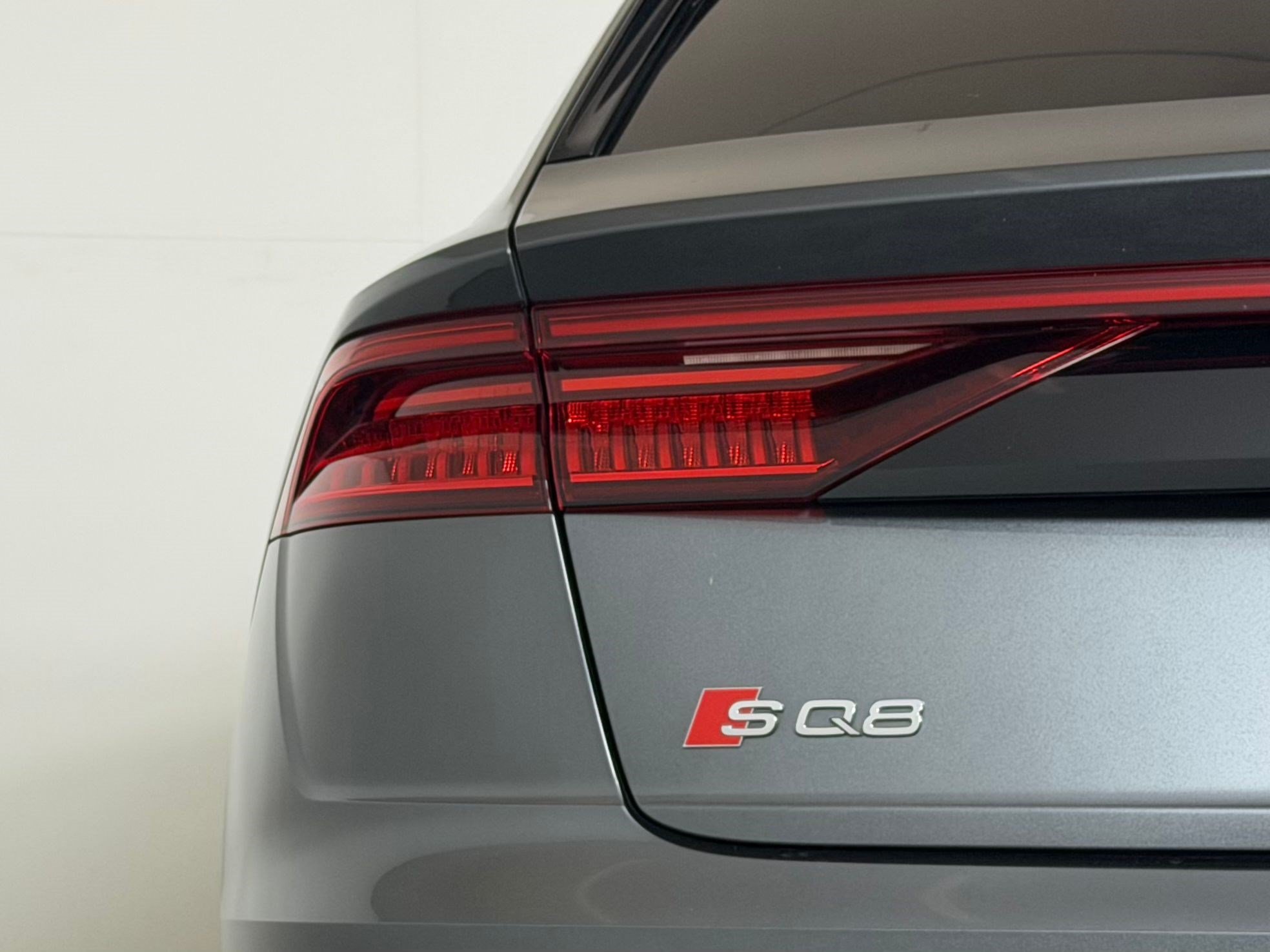 Used 2022 Audi SQ8 Prestige AWD/4WD image 29