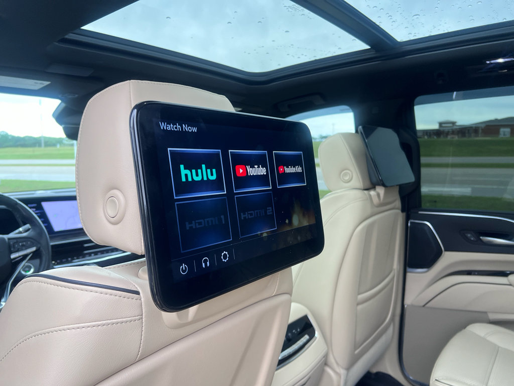 Used 2023 Cadillac Escalade Premium Luxury w/ Performance Package AWD/4WD image 18
