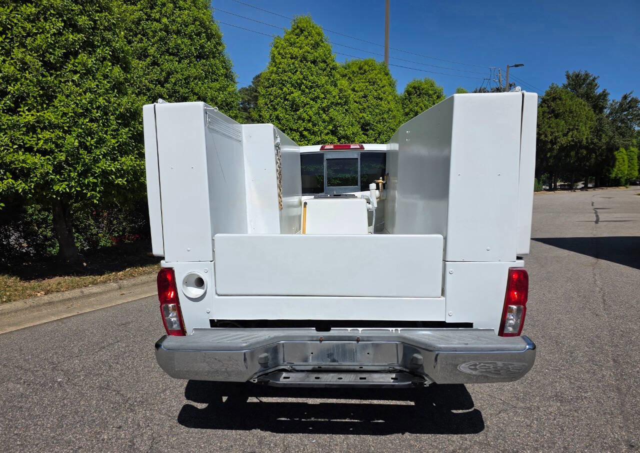 Used 2016 Nissan Frontier SV RWD image 4