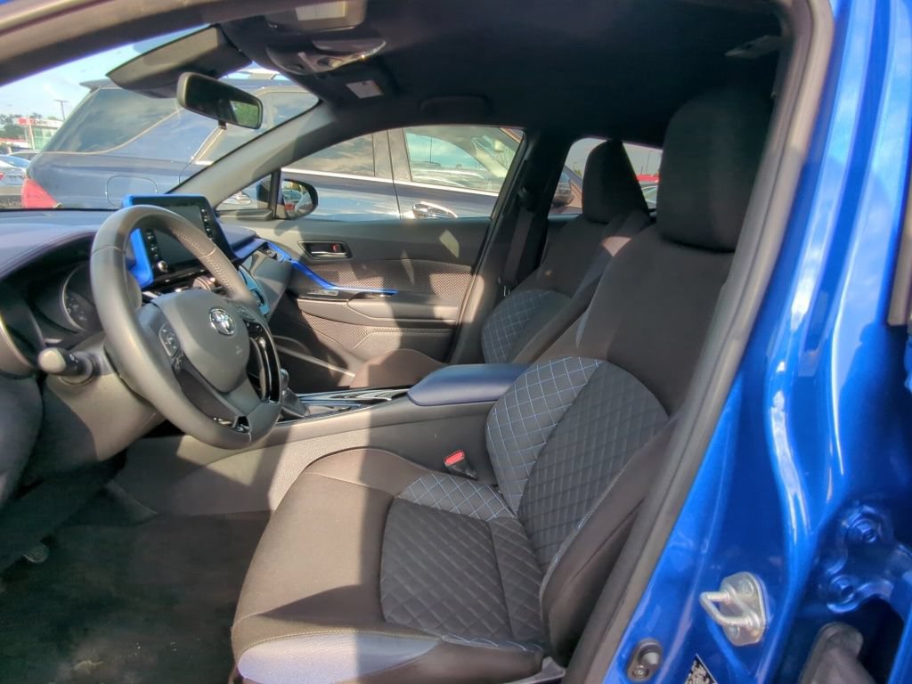 Used 2021 Toyota C-HR XLE FWD image 6